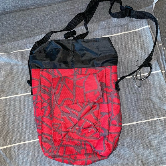 Sling side bag by AARP - Picture 2 of 3